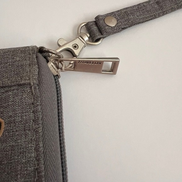 Travelon‎ RFID Wristlet Wallet Gray Floral Embroidered Zip Around Clutch Purse - Picture 4 of 12